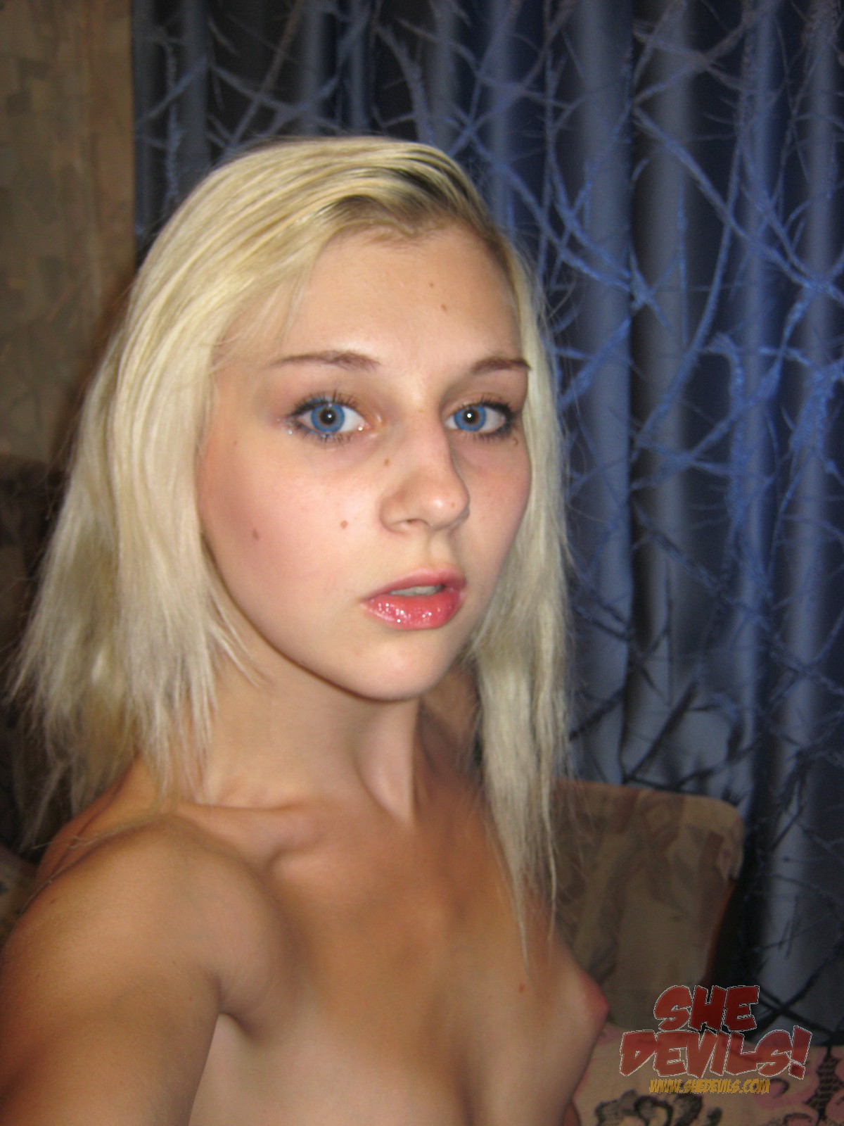 Perfect Blonde Teen Nude